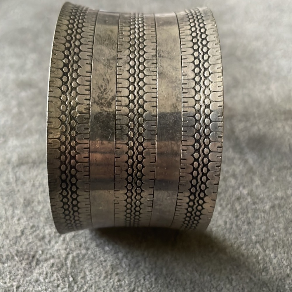 Vintage Asian Silver Tone Wide Patterned Cuff - Picture 3 of 8